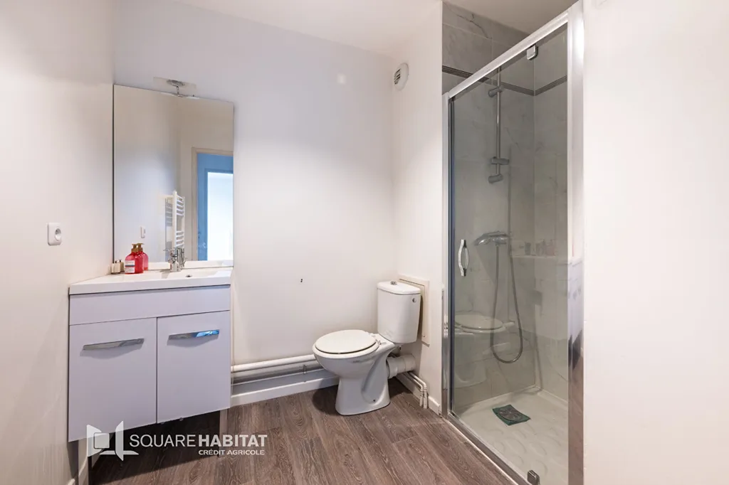 Vannitoad - Modern 2-Bed Flat with Balcony in Lomme
