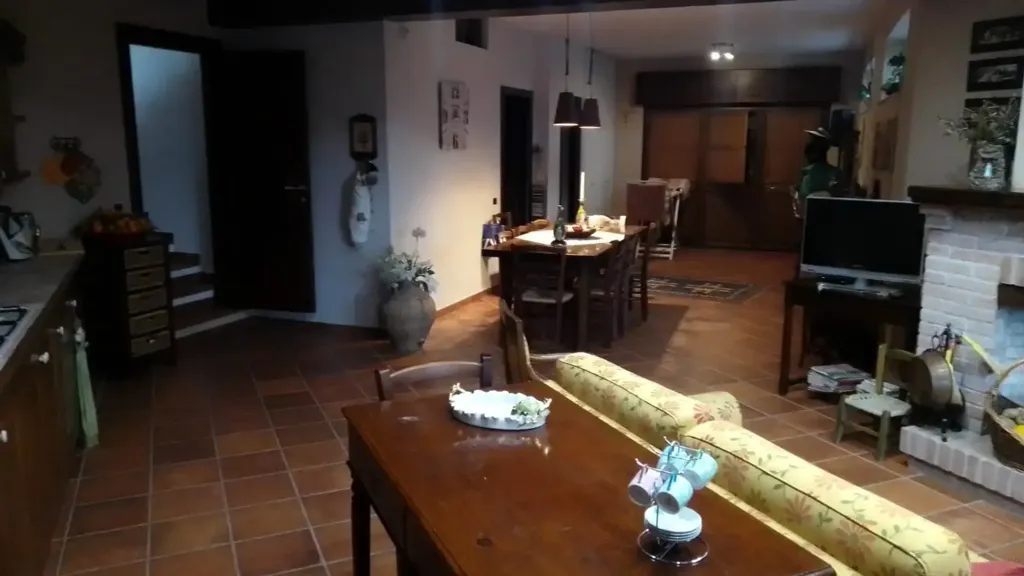 Salle à manger - Rustic Villa with Garden in Lattarico