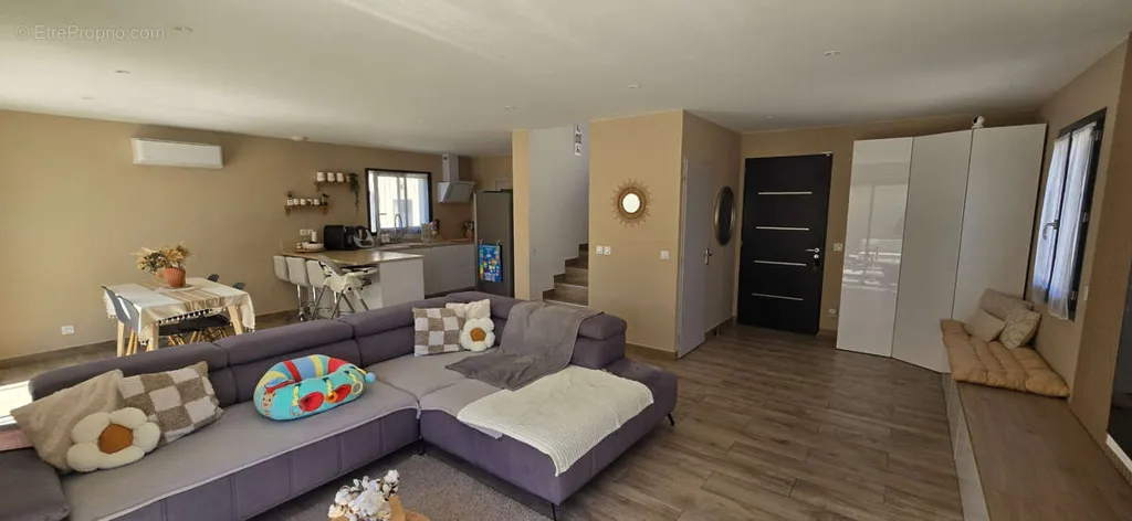 Séjour - Villa Neuve avec Terrasse Sud à Proximité