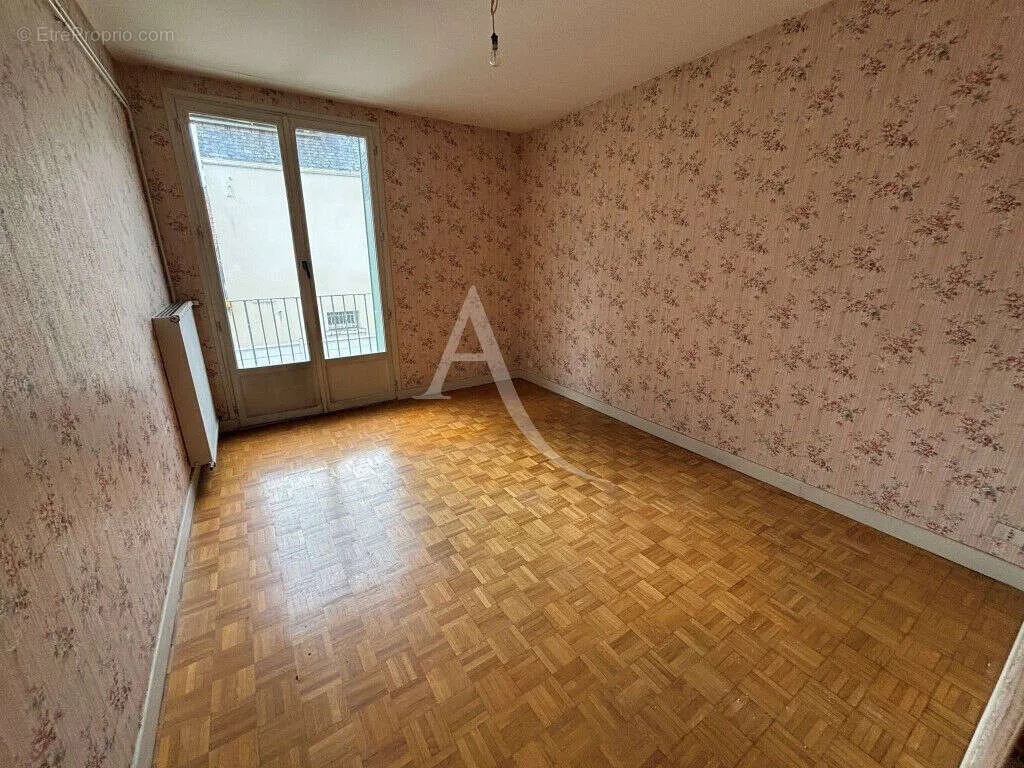 Rooms - City Centre Apartment with Garage in Nevers