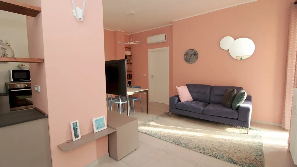Elutuba - Elegant Bilocale with Balcony in Saluzzo