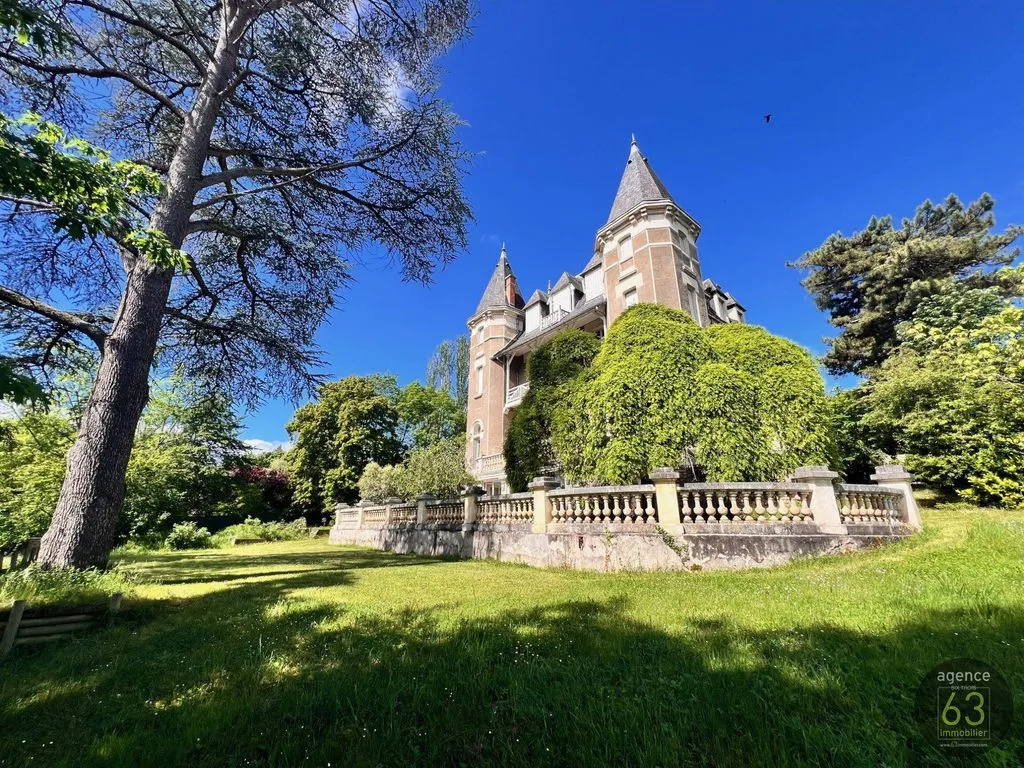 Välivaade - Historic Castle with Spa in Châtel-Guyon