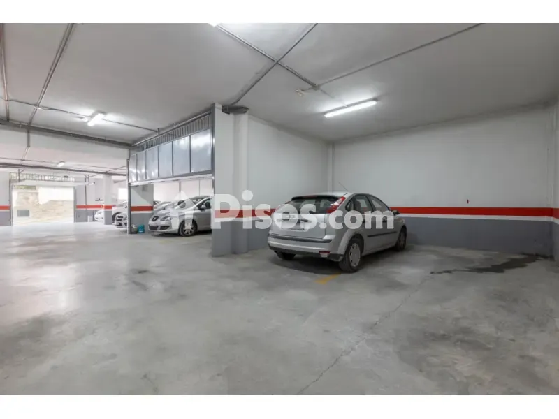 Garage - New Flat with Balcony in Güevéjar
