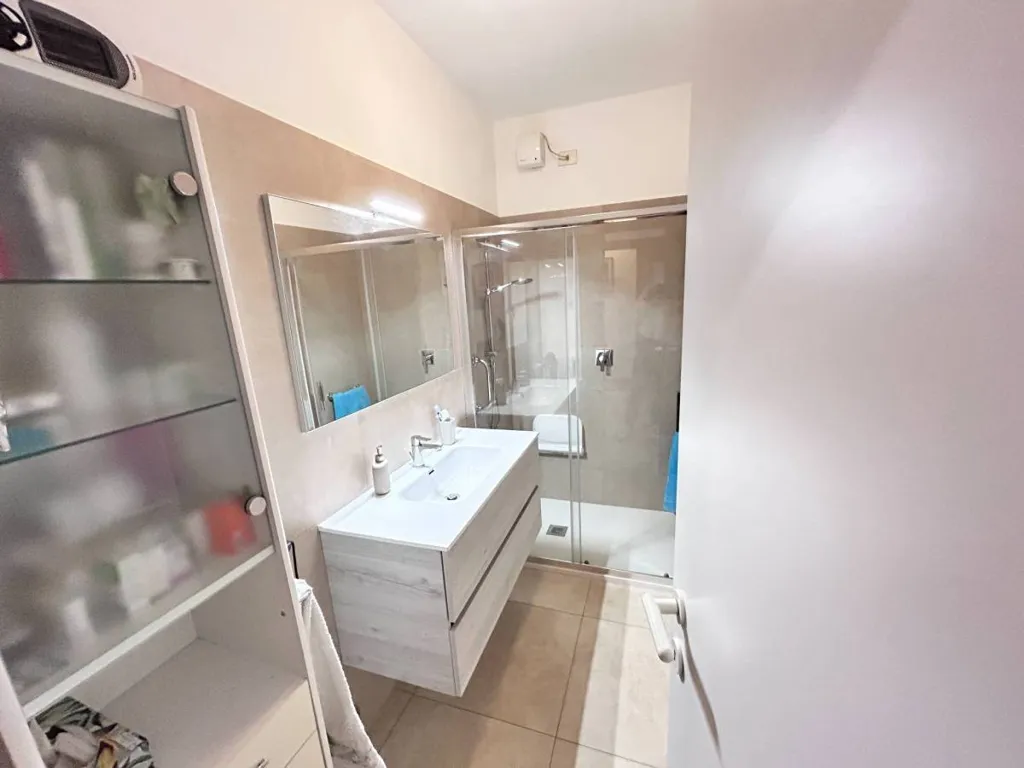 Salles de bain - Spacious Apartment with Garden in Lecco