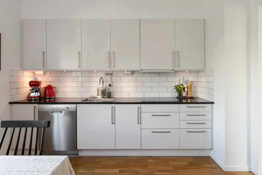 Cucina - Apartment with West-Facing Balcony in City Proximity