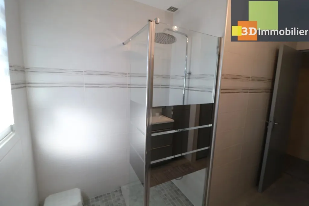 Salles de bain - Maison en Campagne avec Jardin à Pierre-De-Bresse