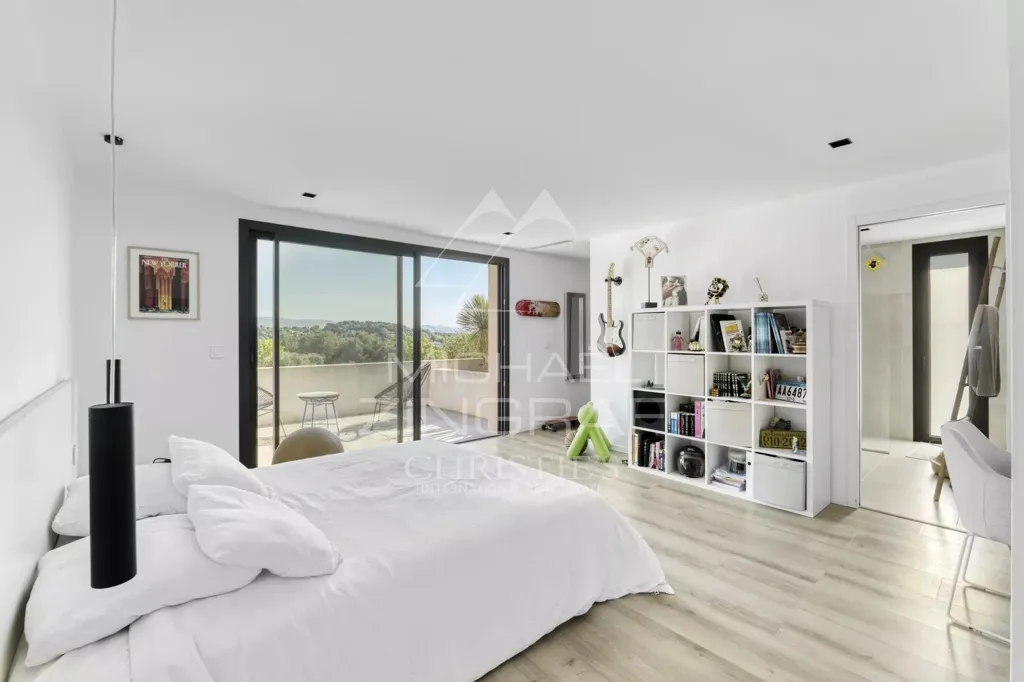 Magamistoad - Contemporary Villa with Pool near Valbonne