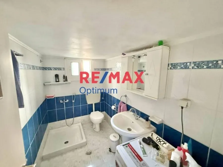 Salles de bain - Fully Renovated Flat with Balcony in Peristeri