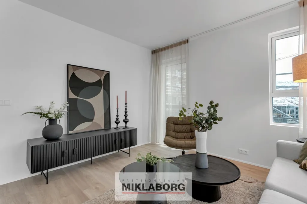 Soggiorno - Modern Apartment with Balcony in Hafnarfjörður