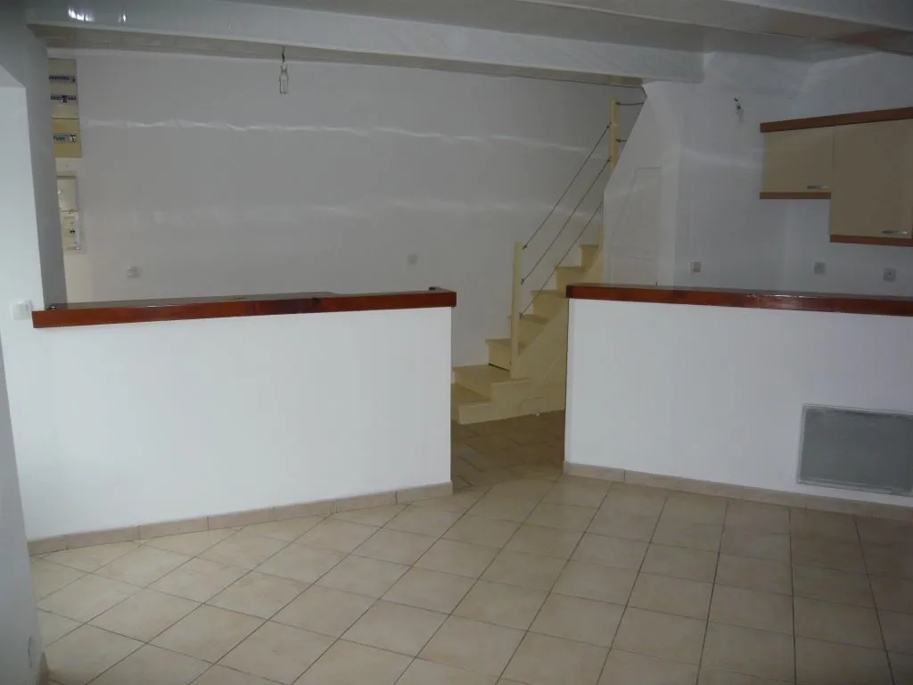 Elutuba - Triplex Apartment with Balcony in Cherré