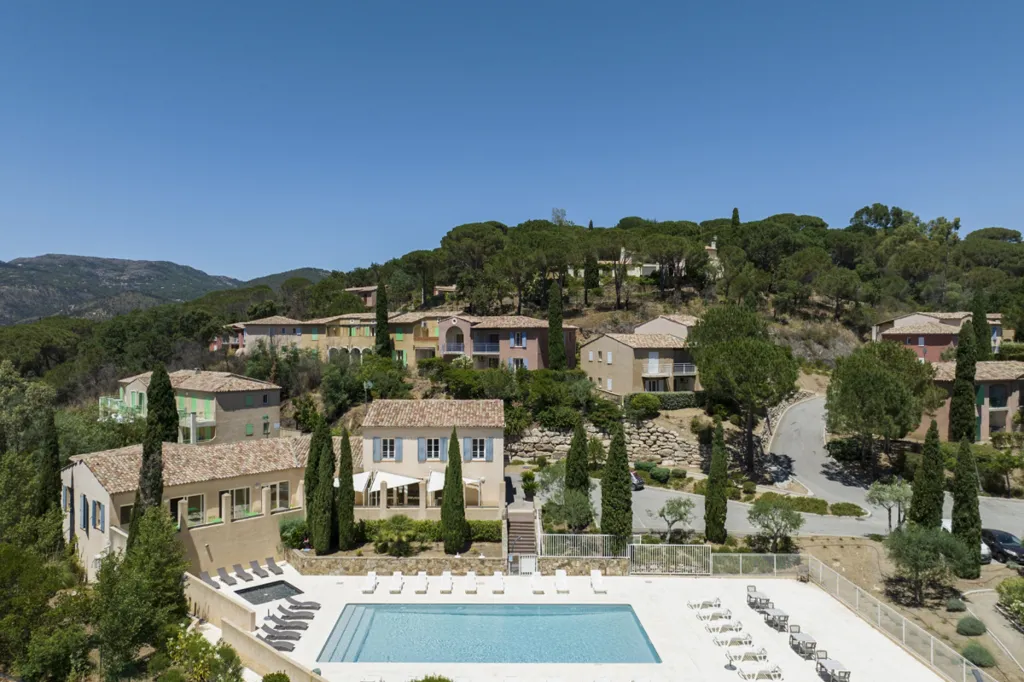 Vista aerea - 3-Bed Apartment with Pool in Grimaud