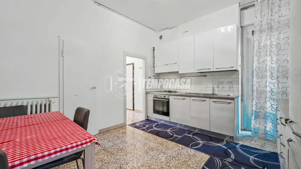 Köök - Central Trilocale with Balcony in Faenza