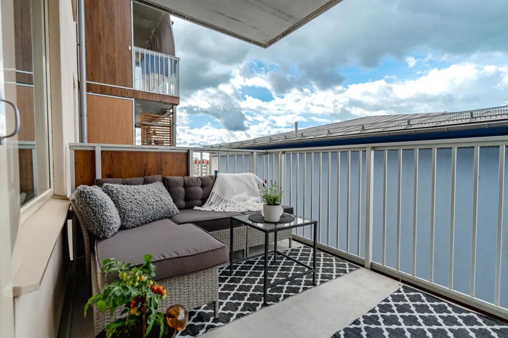 Balcone - Modern 1.5-Bedroom Flat with Balcony in Kungsängen