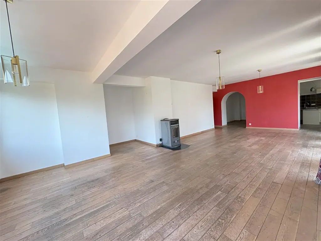 Elutuba - Spacious T5 with Mountain View in Tencin