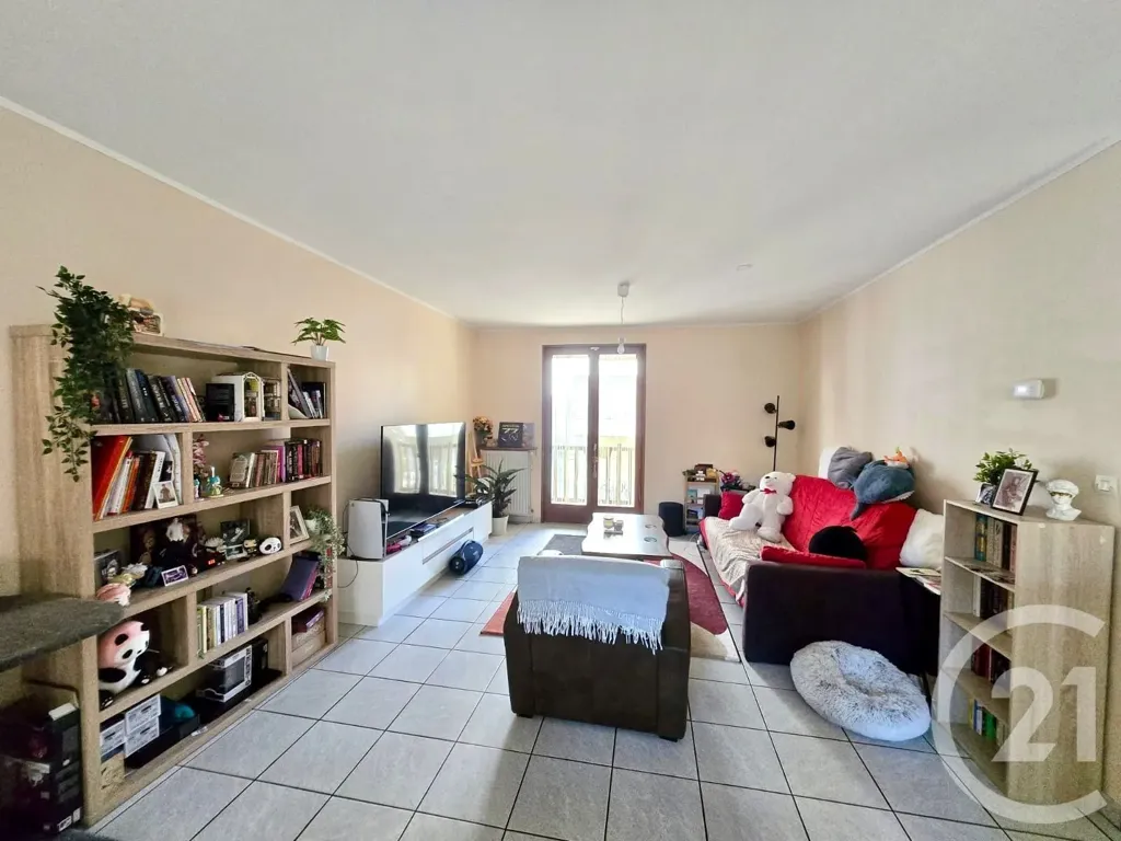 Séjour - Maison avec Terrasse et Jardin à Saint-Étienne