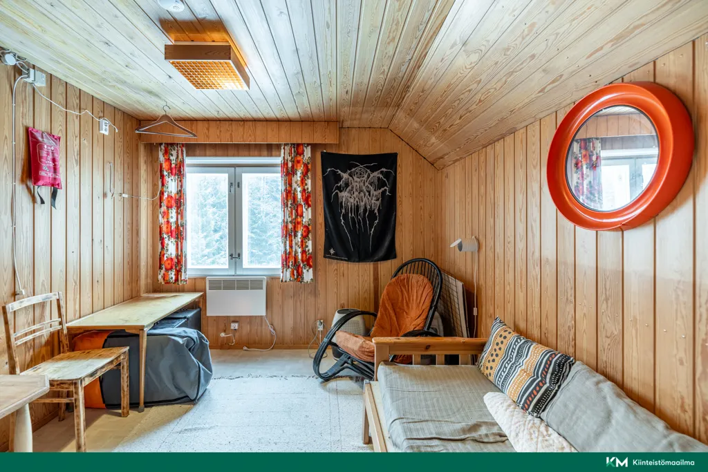 Magamistoad - Traditional Cottage with Barn in Kantala