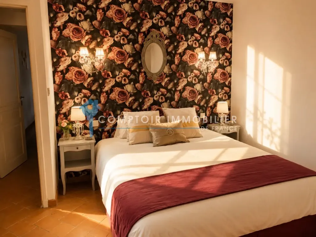 Bedrooms - Luxury House with Pool in Les Baux de Provence