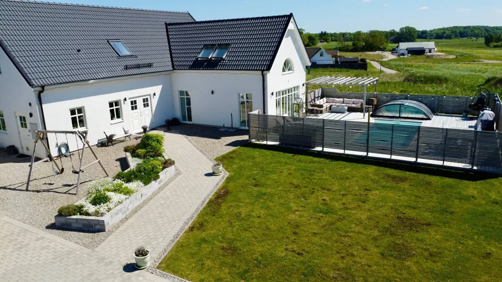 Õhuvaade - Modern Villa with Pool in Svedala