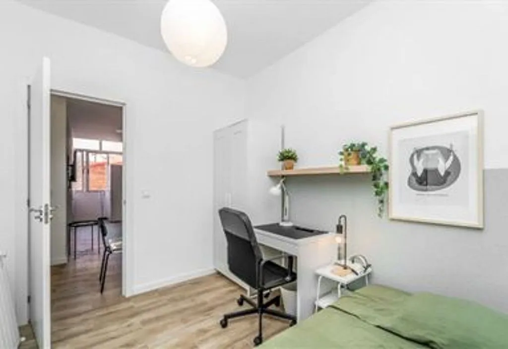 Bedrooms - Furnished Flat in Valladolid with Central Location