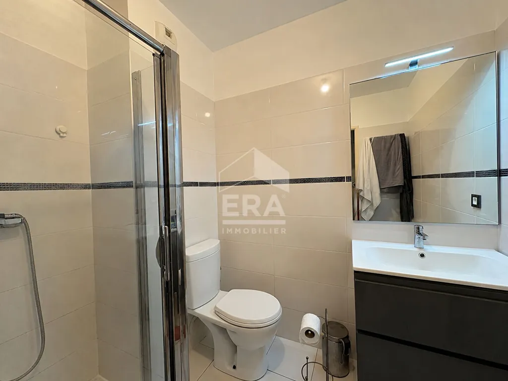 Vannitoad - 2-Bed Flat with Pool in Antibes