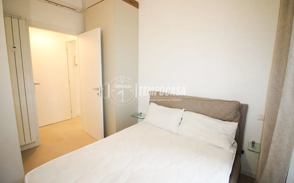 Magamistoad - Modernised Triplex with Balcony in Milan