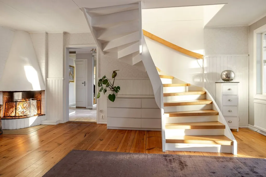 Rooms - Well-Maintained Farmhouse with Stables in Västernorrland