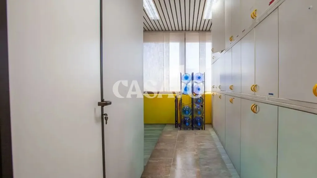 Esik - Dual-Use Apartment with Panoramic Terrace in Milan