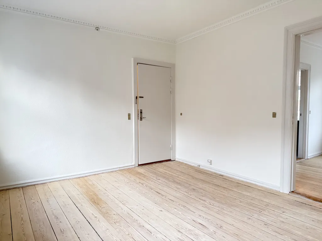 Pièces - Charming 2-Bedroom in Central Location