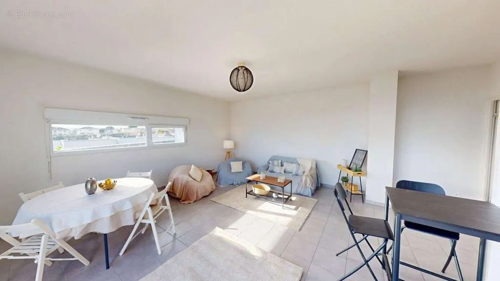 Dining Room - 3-Bed Flat with Terrace in Colomiers