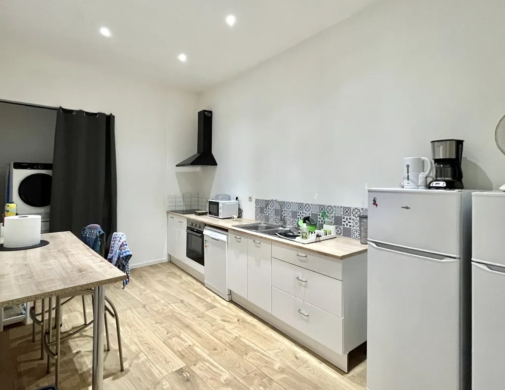 Cuisine - Appartement Meublé 7 Pièces avec Hauteurs sous Plafond à Lille