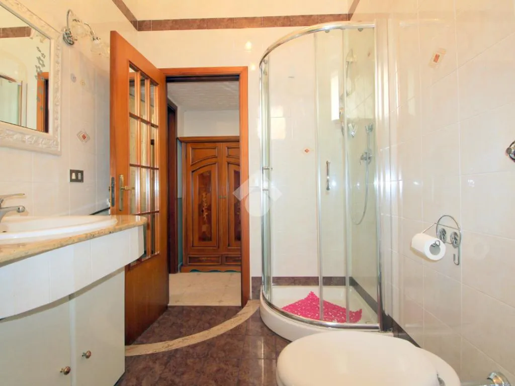 Vannitoad - Modern 3-Bedroom Apartment in Lucera