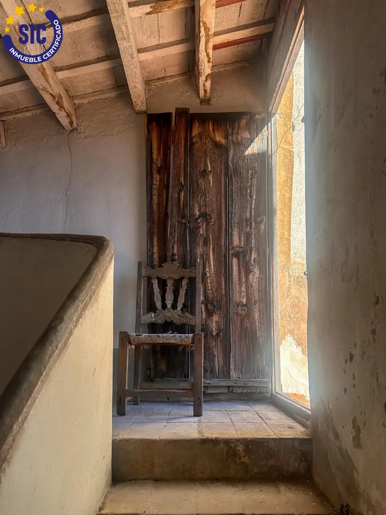 Pièces - Three-Storey House for Restoration in Castellón Centre