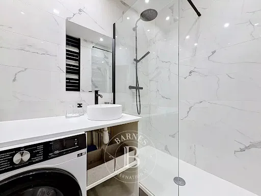 Salles de bain - Appartement Haussmannien Meublé à Paris 16ᵉ