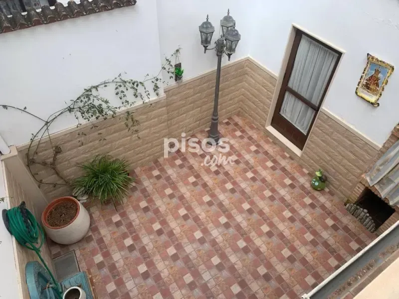 Aed - 3 magamistoaga maja asukohas ES