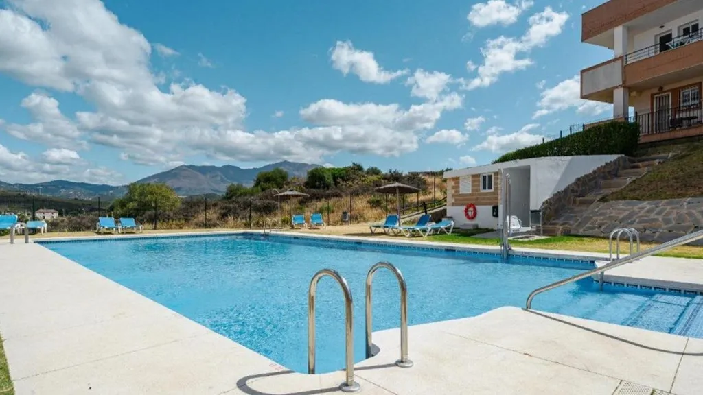 Piscina - Penthouse with Panoramic Views in Casares Playa