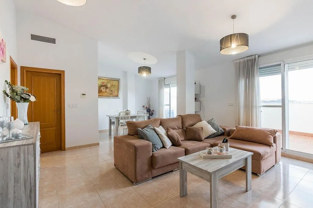 Elutuba - Inverted Duplex with Mountain View in San José de la Vega