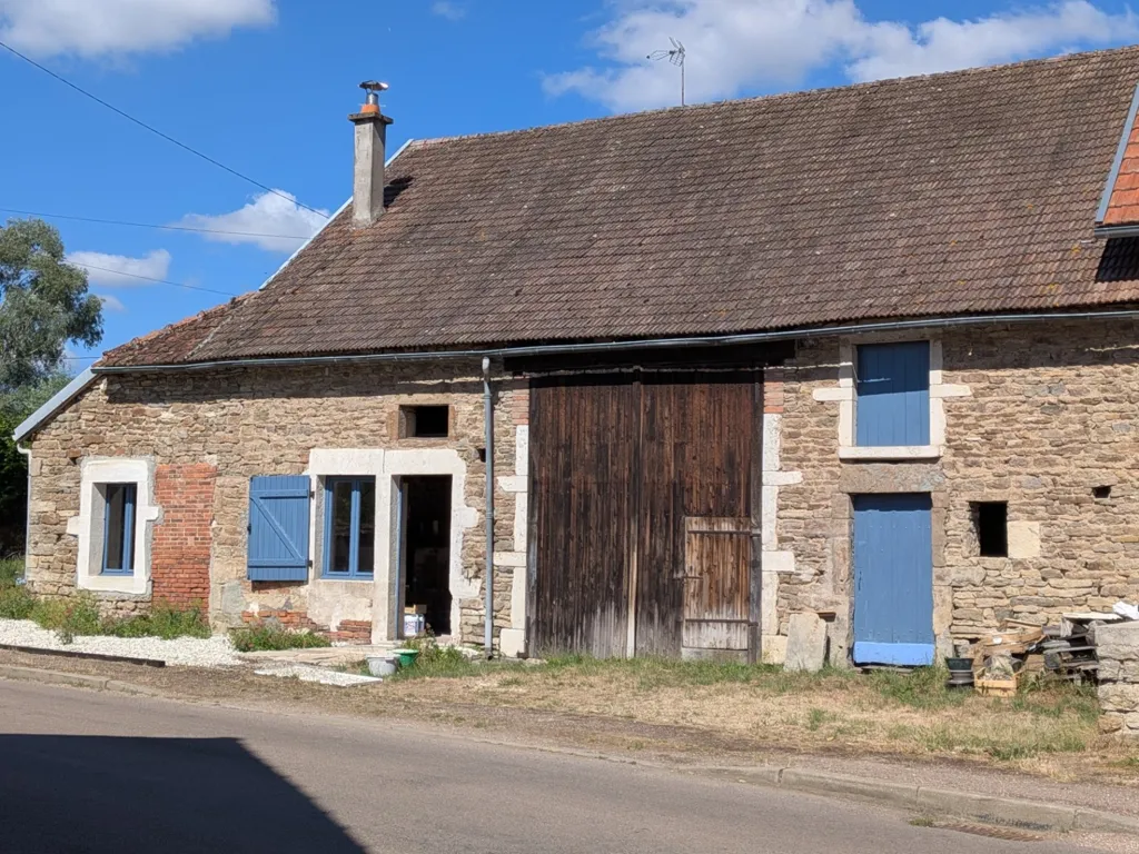 Välivaade - Stone House with Extension Potential in Thoisy-la-Berchère