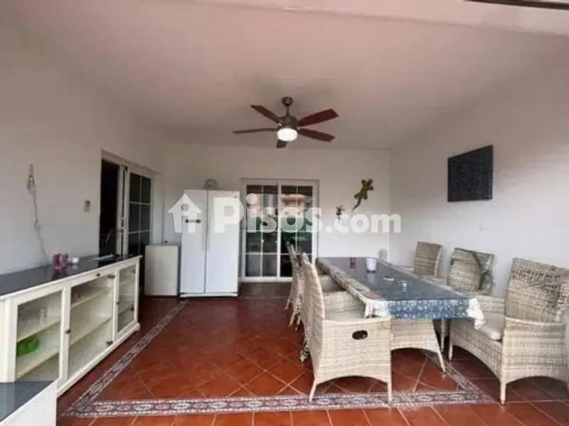 Terrasse - Spacious Ground Floor Flat with Garden in Antigua