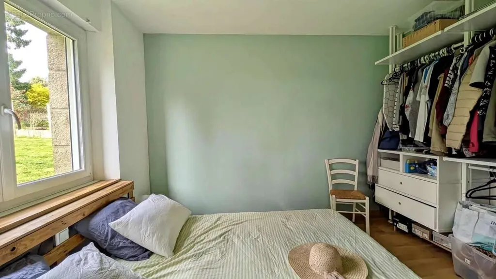 Chambres - Maison 5 pièces à Pleudihen-Sur-Rance