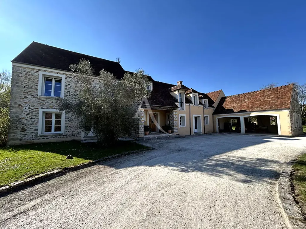Exterior - 10-Piece House with Independent Section in Marles-en-Brie