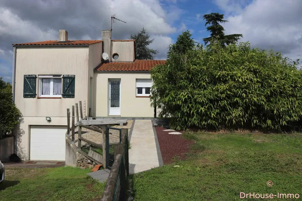 Exterior - 6-Piece House with Garden in Lège