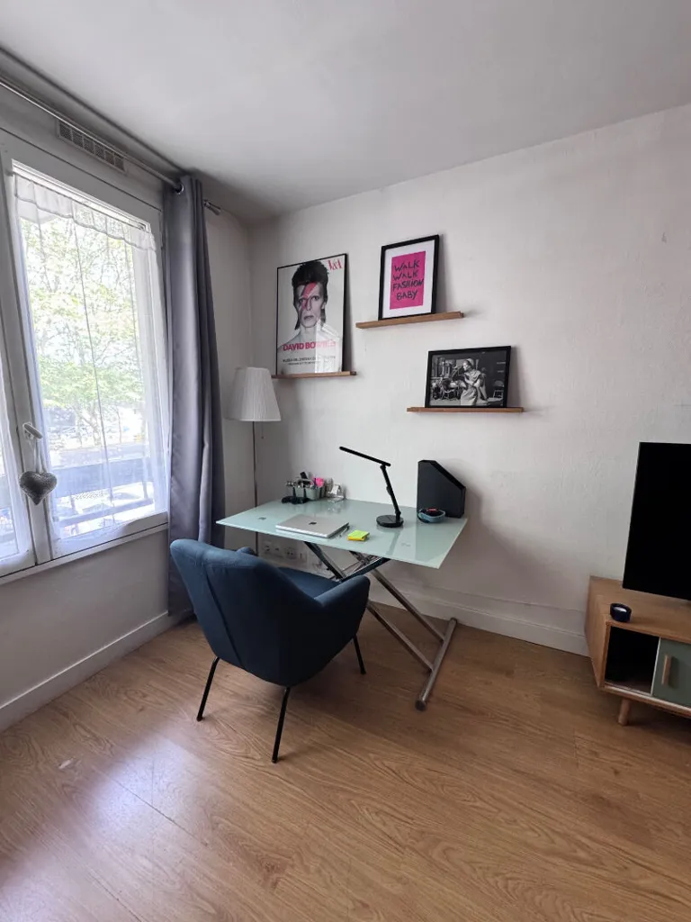 Bureau - Studio Meublé au Canal de l'Ourcq à Pantin