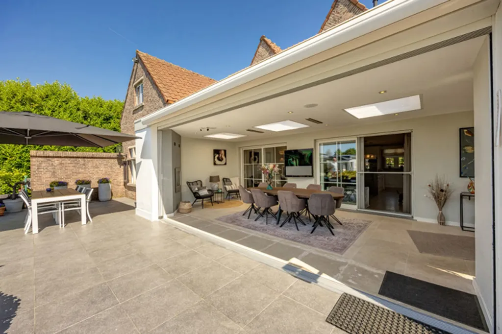 Terrazza - Villa with Swimming Pool in Poppel