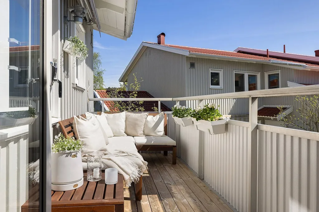 Balcony - Renovated Apartment with Balcony in Kungsbacka