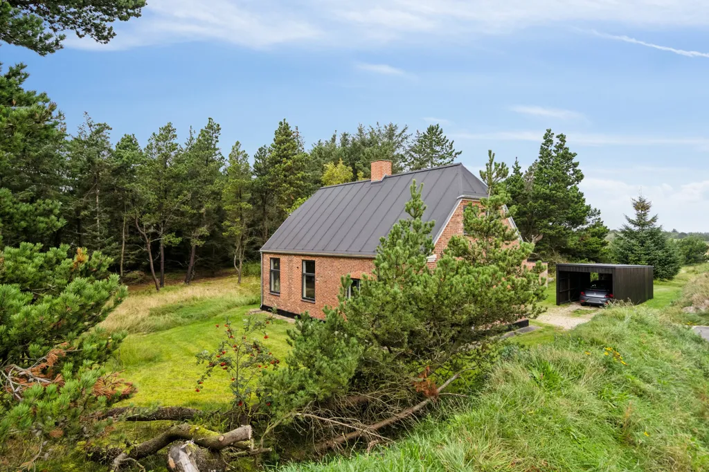Extérieur - Renovated Red Brick Villa with Water View