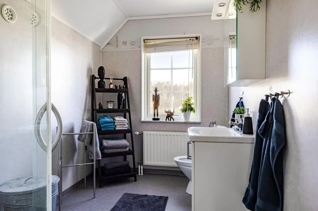 Salles de bain - Villa with Garden in Motala