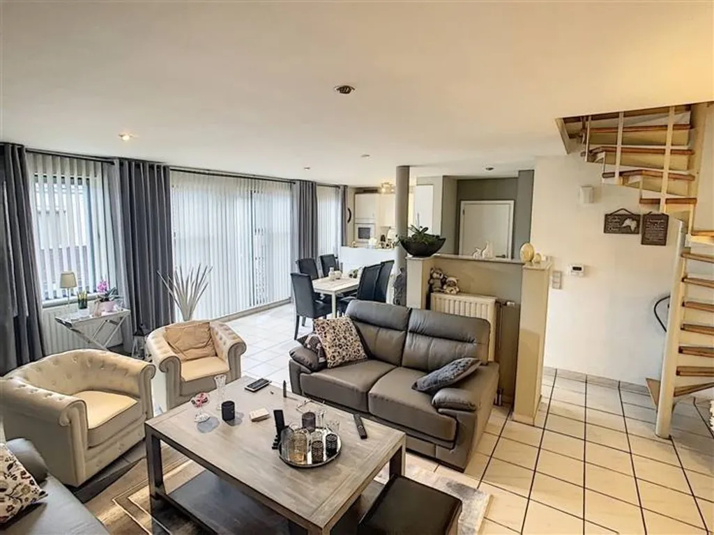 Séjour - Triplex avec Carport au Centre de Tessenderlo
