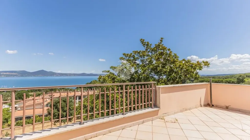 Terrace - Villa with Lake View in Bracciano