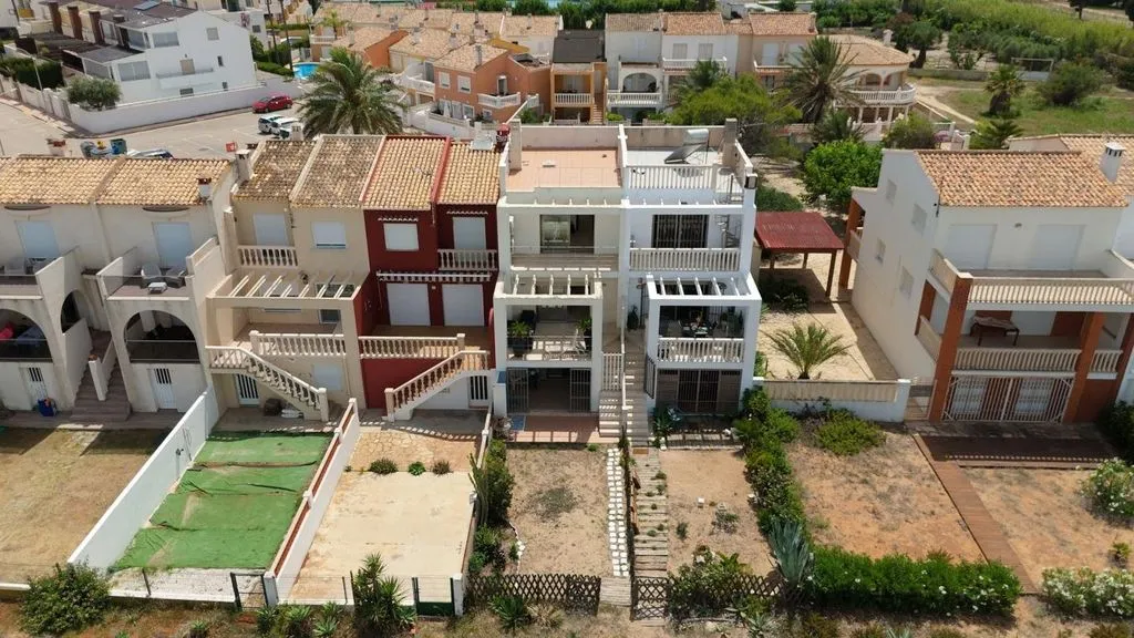 Vista aerea - Beachfront Villa with Sea Views in Oliva Nova