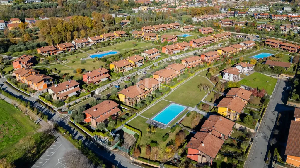 Vue aérienne - Trilocale with Private Garden in Padenghe Sul Garda